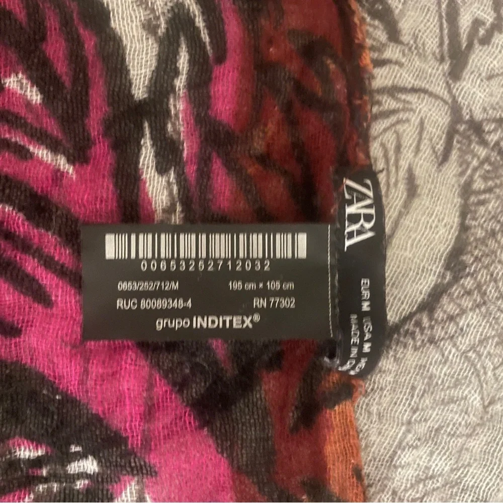 Zara stylish botanical
